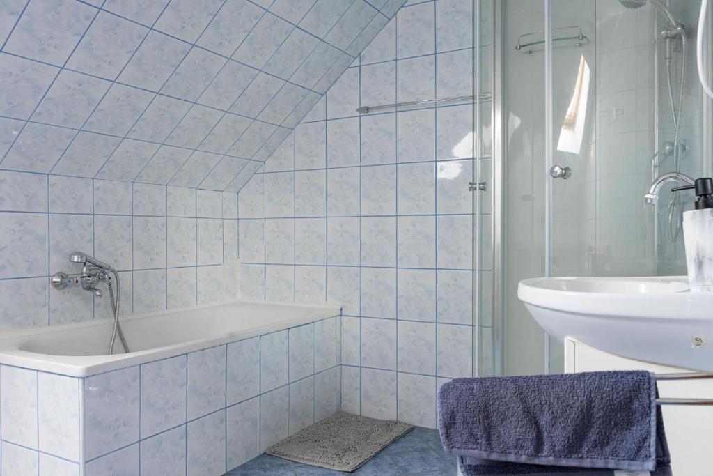 Koupelna v ubytování Mihály Kulcsos Vendeghaz