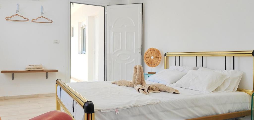 Villa Tato: Horizon Haven with Panoramic Sea Views in Himare. - Image 7