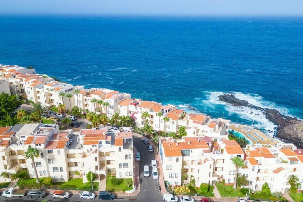 an aerial view of a resort near the ocean at Magnifico Apto. en Sueño Azul in Callao Salvaje