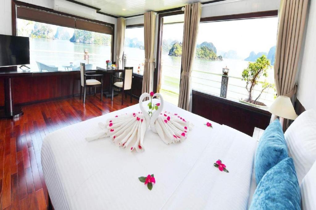 Halong Sapphire Cruises - 14