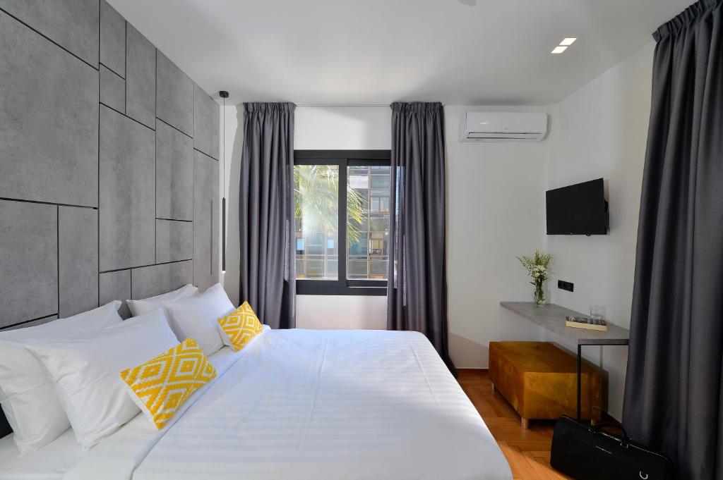 Athenian Gem, Athens (updated prices 2024)