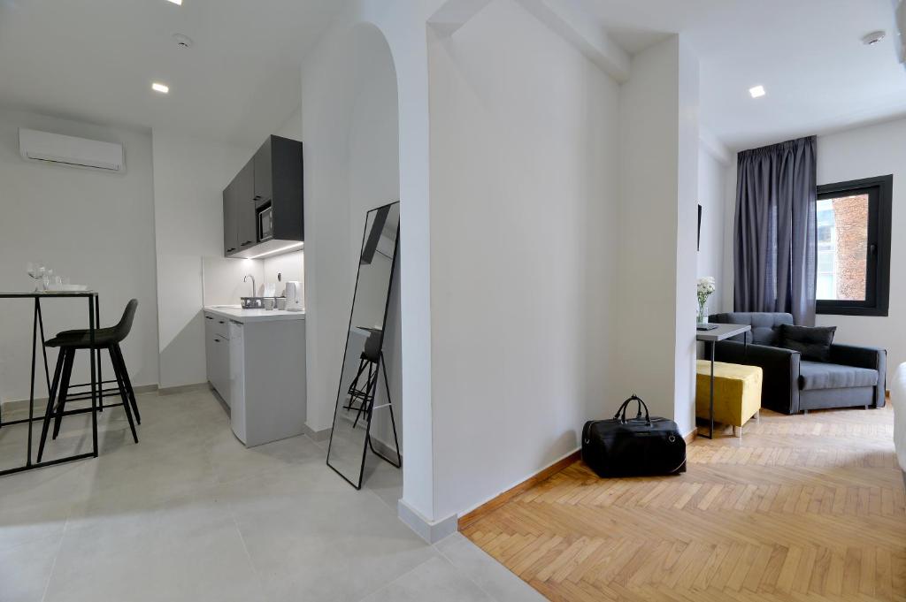 Athenian Gem - Resim 32