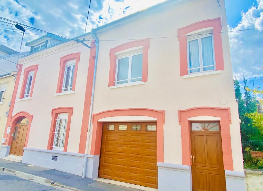 Reims Sherpa Guest House - 18