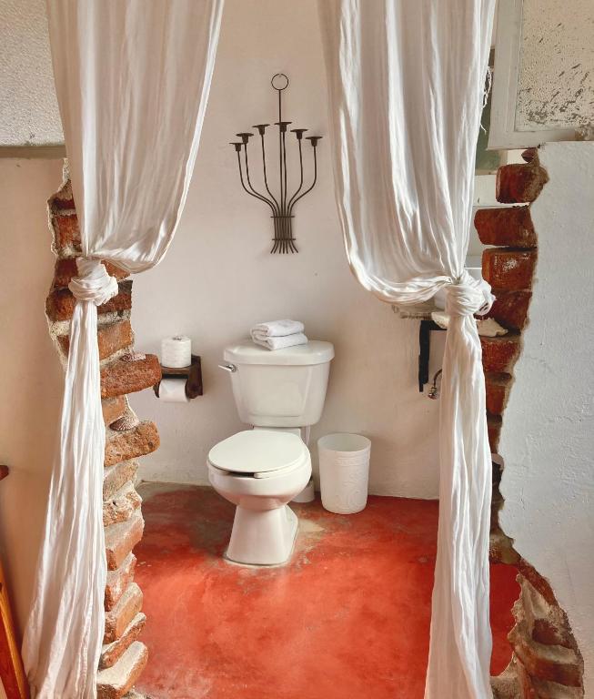 Un baño de Habitación #2 a dos cuadras del malecón
