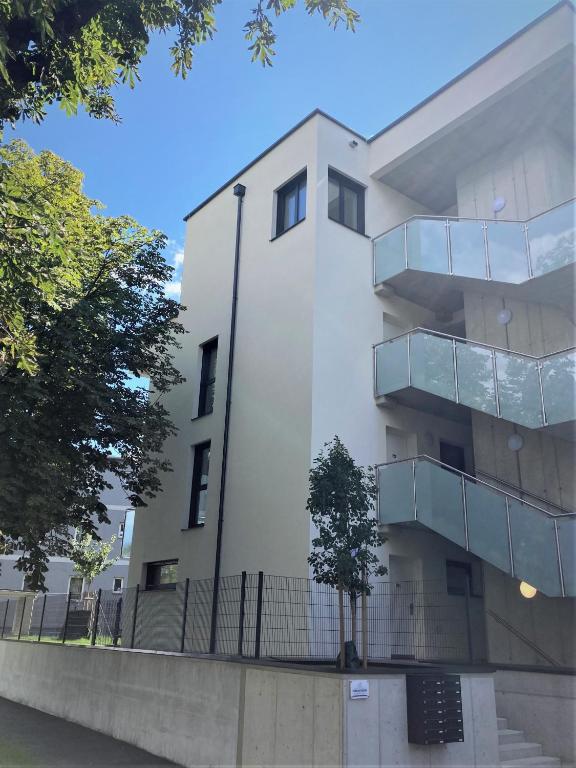 Budova, v ktorej sa apartmán nachádza