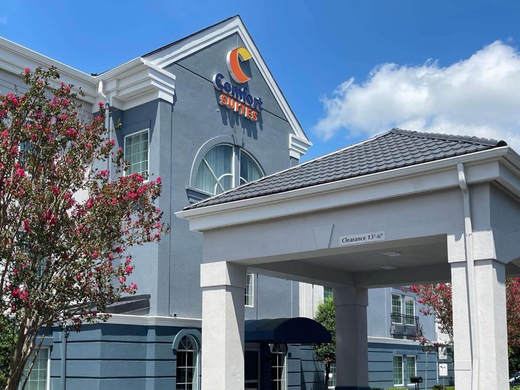 a rendering of the front of a hotel at Comfort Suites Salisbury I-85 in Salisbury