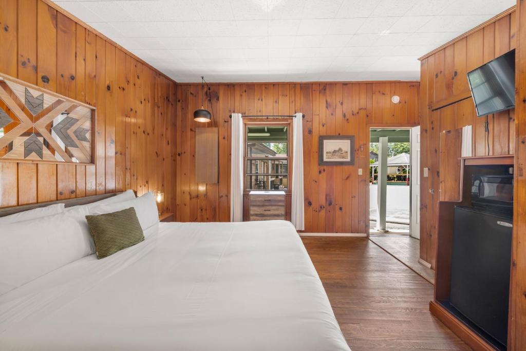 CedarWood Inn - Room King Estándar