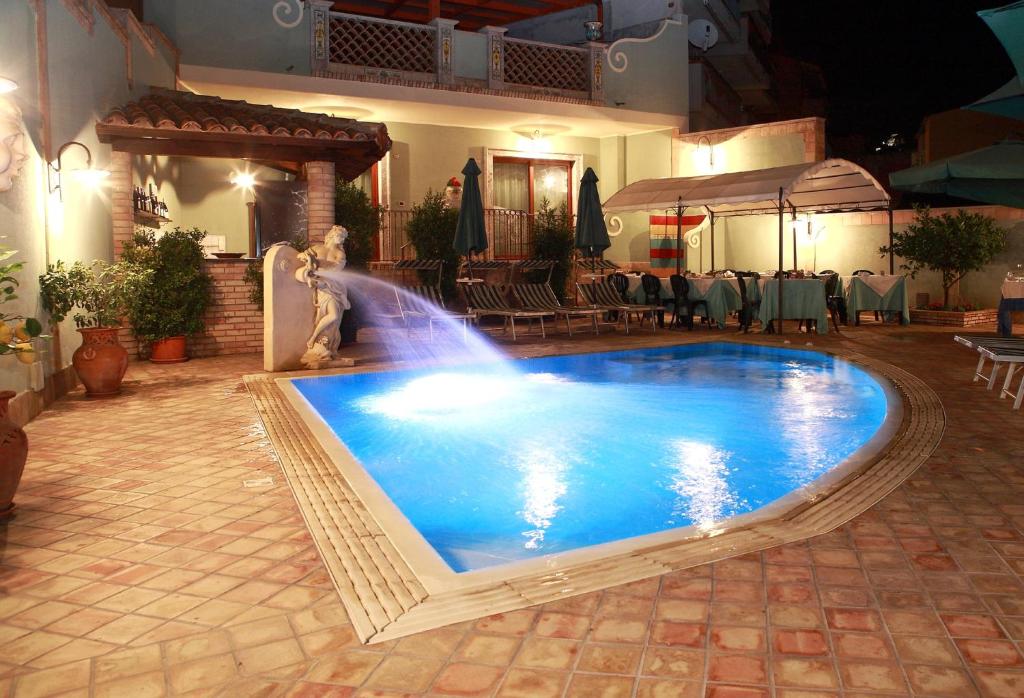 The swimming pool at or close to Villa Cristina