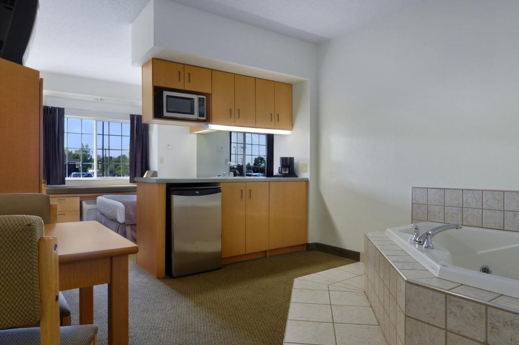 Microtel Inn & Suites by Wyndham Plattsburgh photo