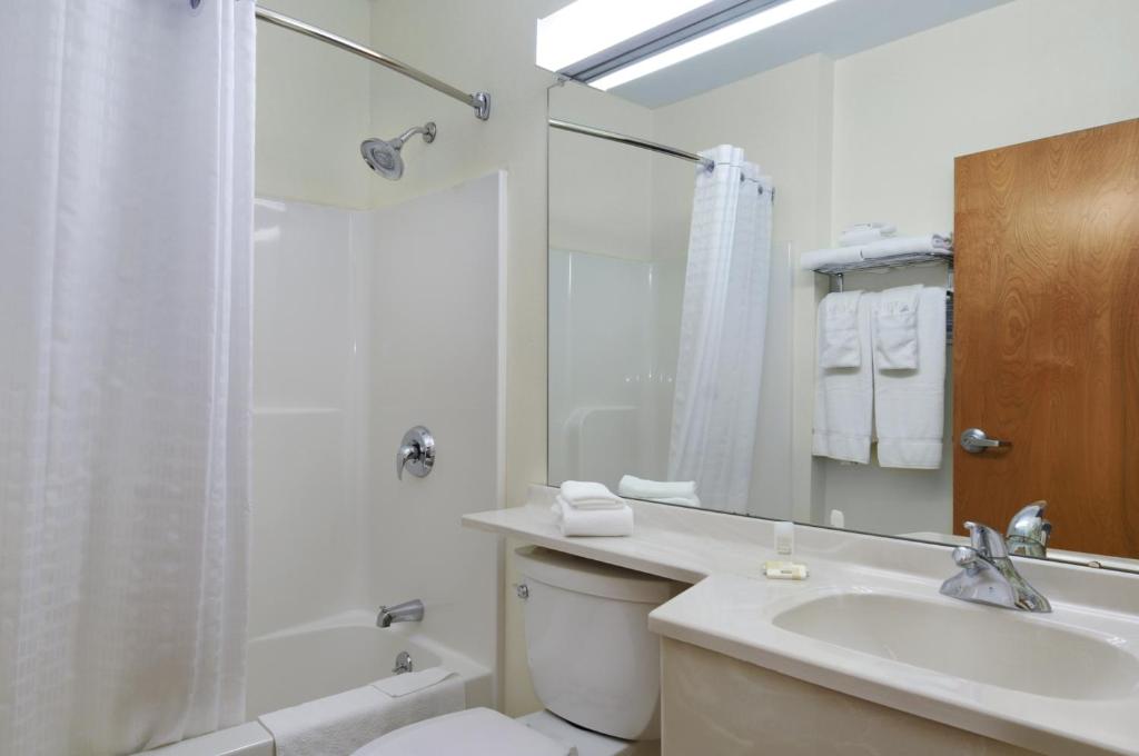 Microtel Inn & Suites by Wyndham Plattsburgh photo
