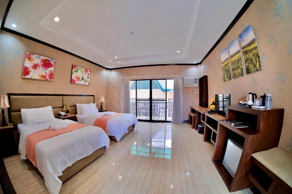 Luisita Central Park Hotel - Habitación Triple Con Balcón