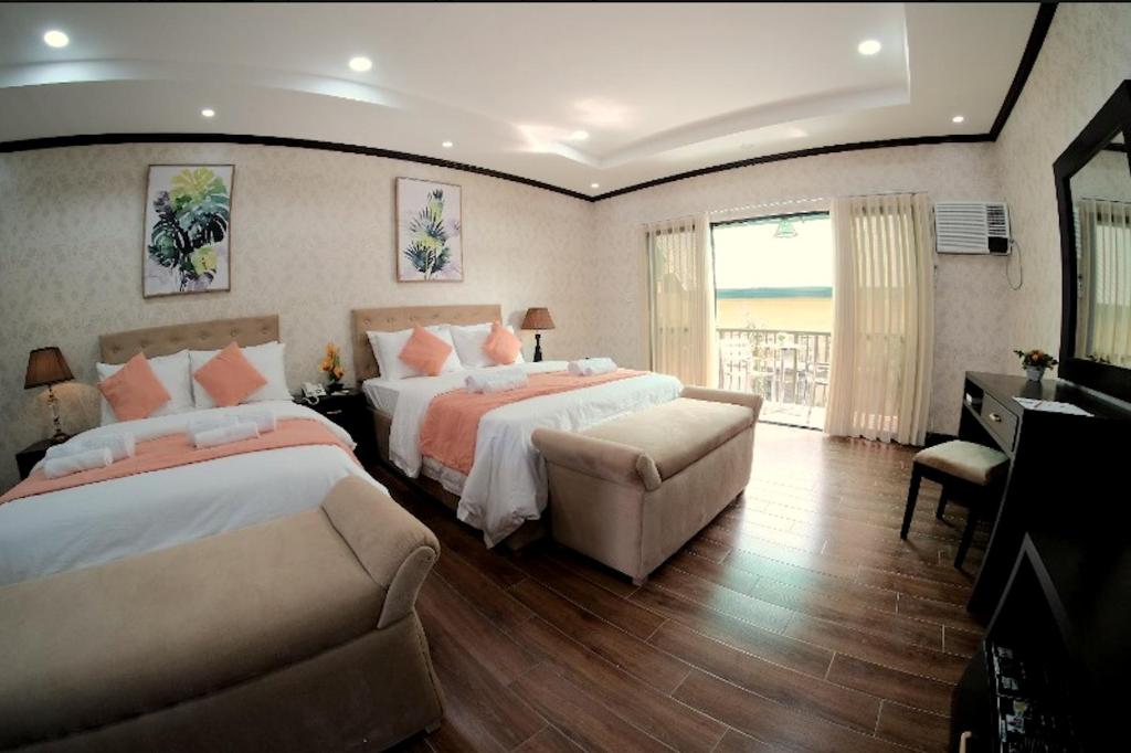 Luisita Central Park Hotel - Habitación Cuádruple Con Balcón