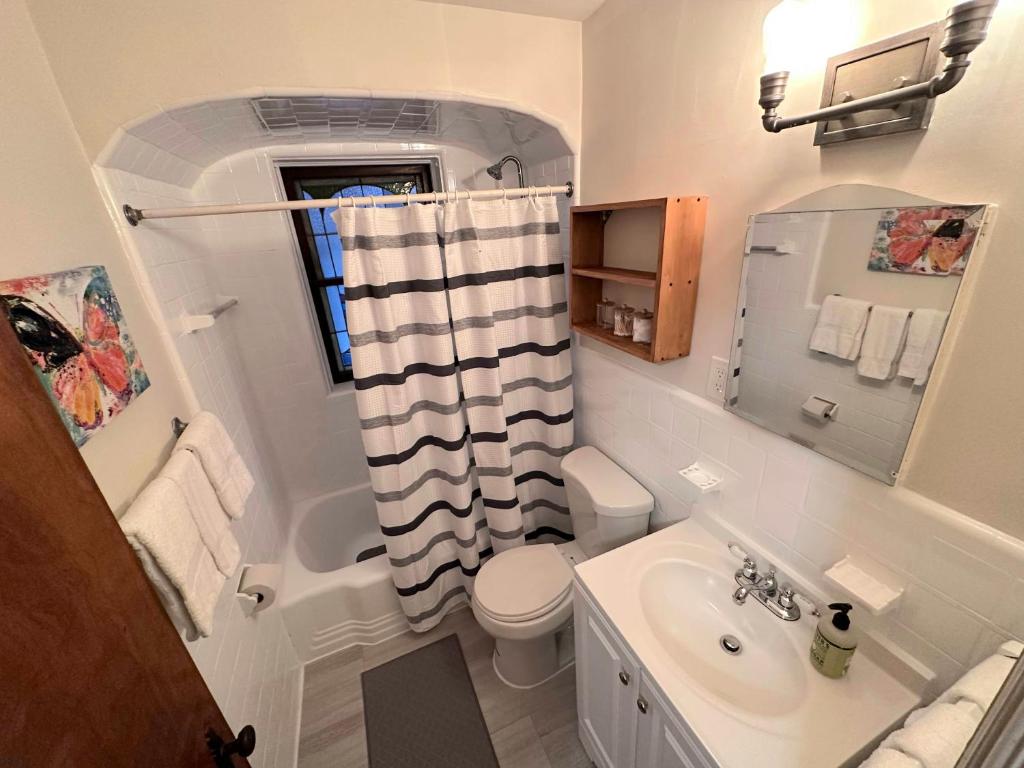 Et badeværelse på Urban Chic South City Retreat