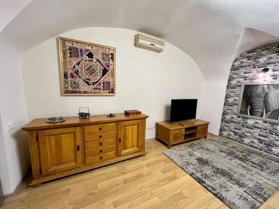 لابی و فضای عمومی Unique Apartment in the Center of Tbilisi - تصویر ۵
