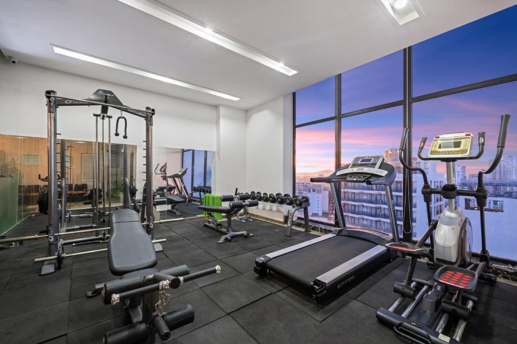 Fitness centrum a/nebo fitness zařízení v ubytování Sochi Hotel