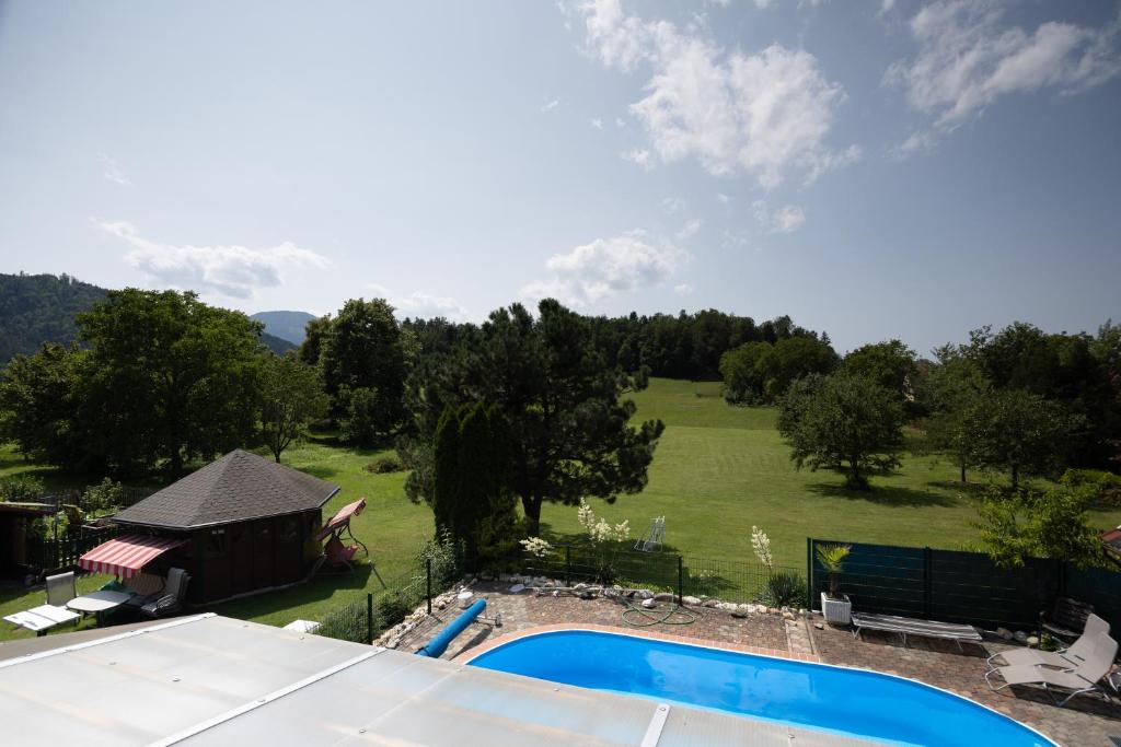 Nespecifikovaný výhled na hory nebo výhled na hory při pohledu z apartmánu