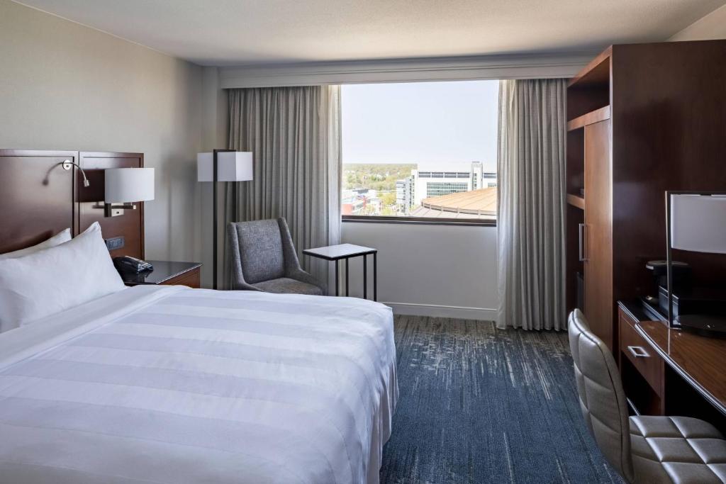 Richmond Marriott - Piano Alto Con 1 Letto, Camera Degli Ospiti, 1 Re, Piano Alto