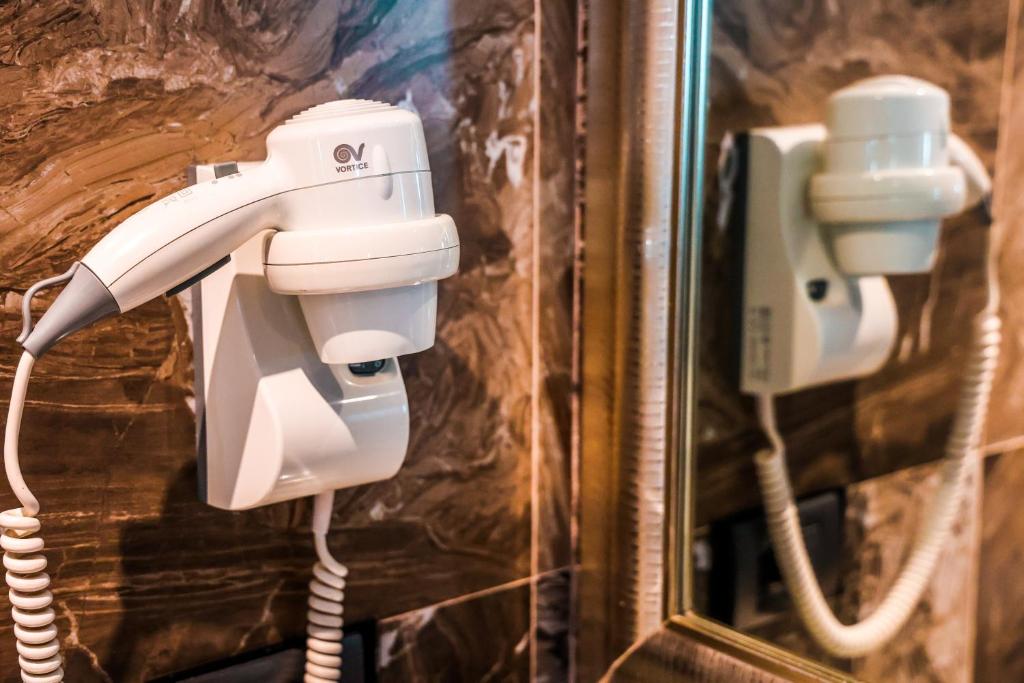 Foto dalla galleria di Senator Hotel a Tirana