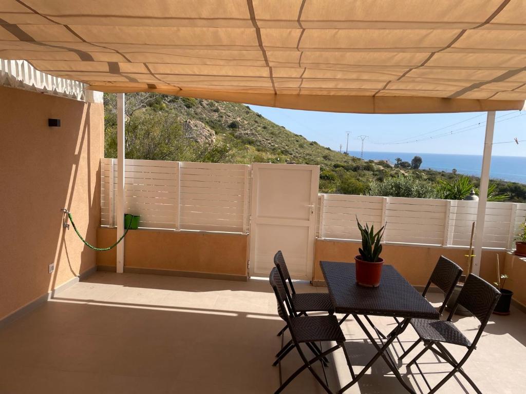 En balkon eller terrasse på Beach House Relax