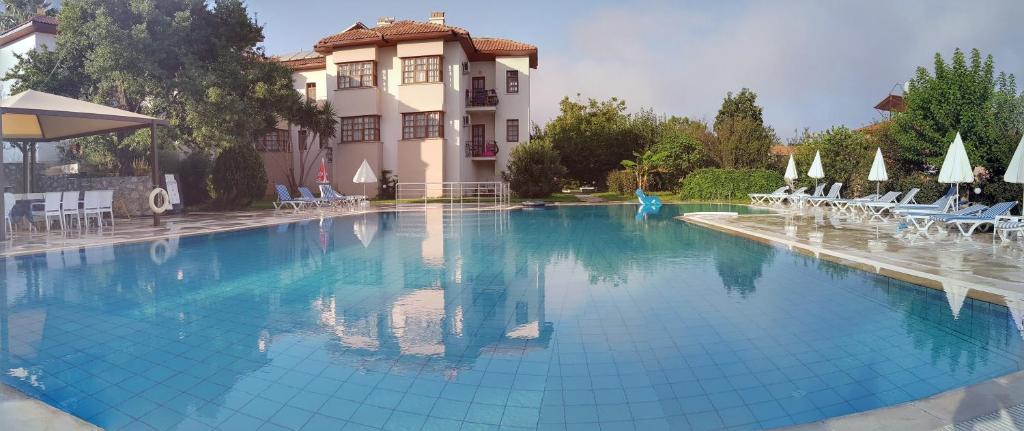 Bazén v ubytování Dolphin Apartments nebo v jeho okolí
