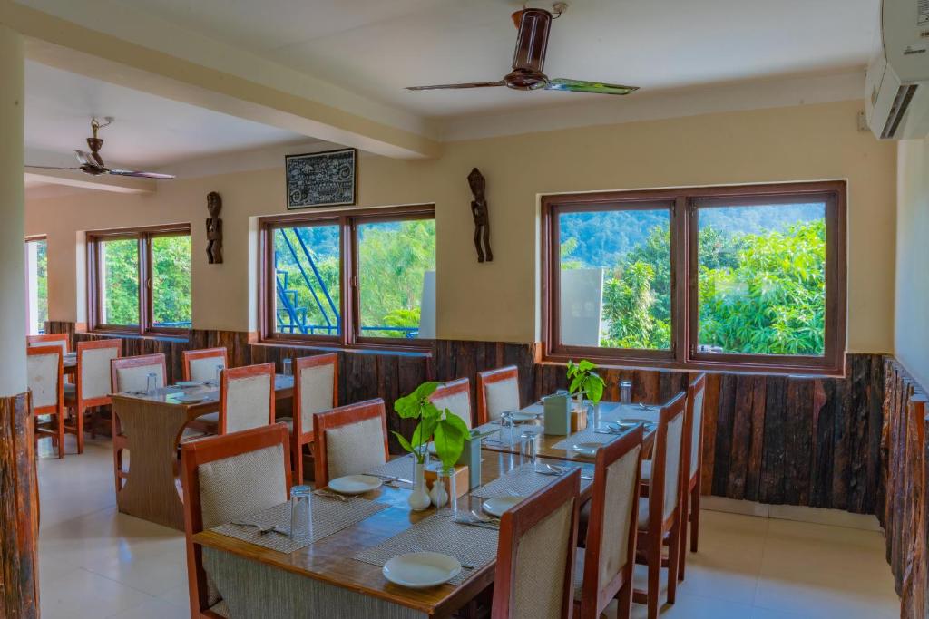 Restaurace v ubytování Siddhartha Resort, Chisapani
