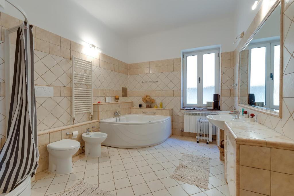 Fotografia z galérie ubytovania City Apartment With Garden - Happy Rentals v destinácii Rijeka