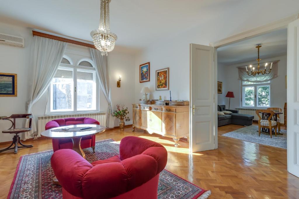 Fotografia z galérie ubytovania City Apartment With Garden - Happy Rentals v destinácii Rijeka