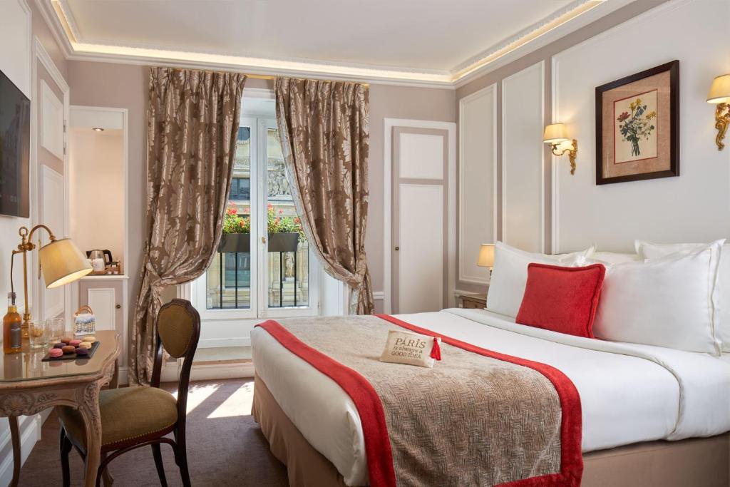 
Louvre Superior Room
