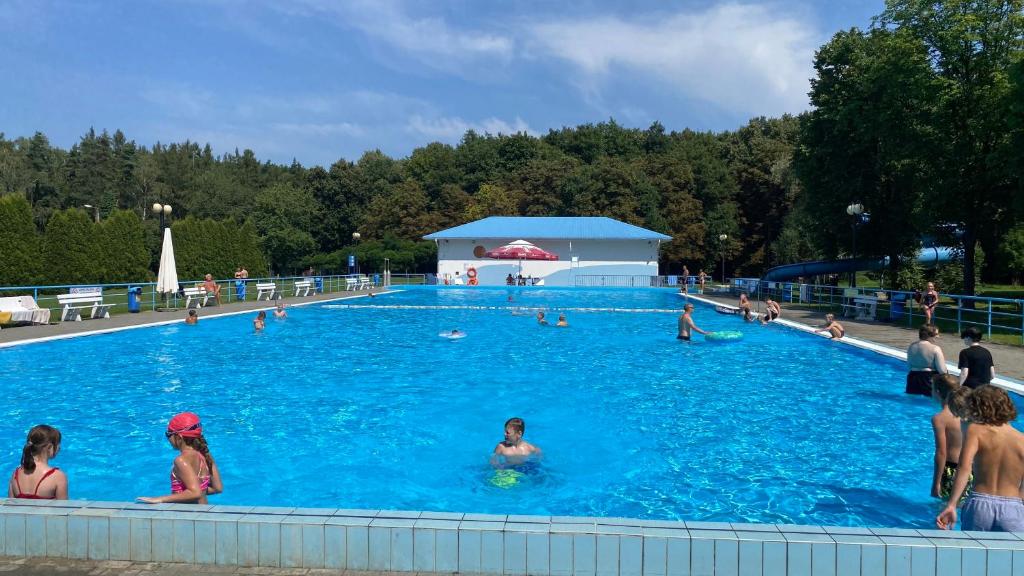Bazén v ubytování Kemping Obora nebo v jeho okolí