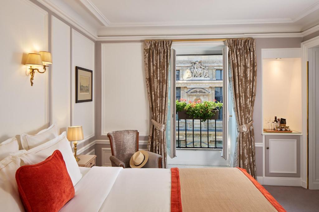 
 Louvre Prestige Room
