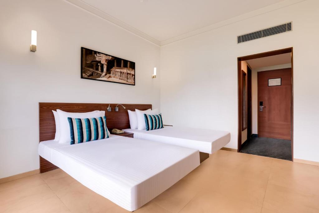 Lemon Tree Hotel, Aurangabad - Sala Gemela Ejecutiva Con Jardín