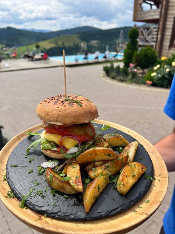 Jídlo v hotelu nebo okolí