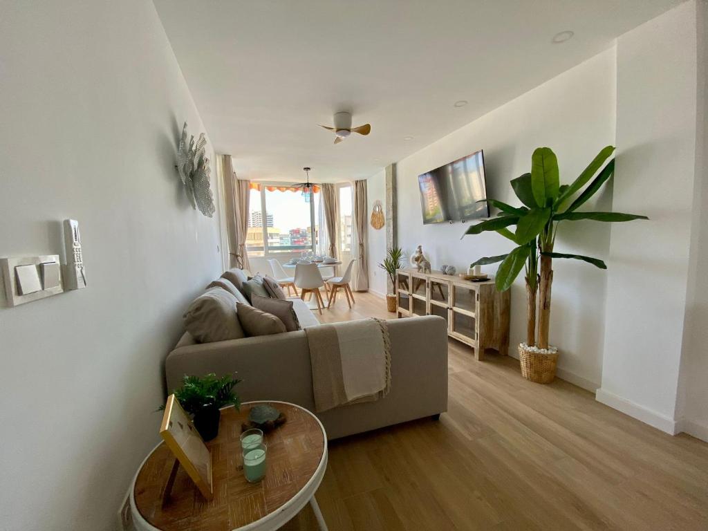Apartamento Playa de San Juan piscina garaje wifi A/A ...