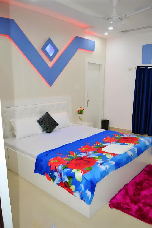 Taj Square A luxurious family homestay - Deluxe Double Room