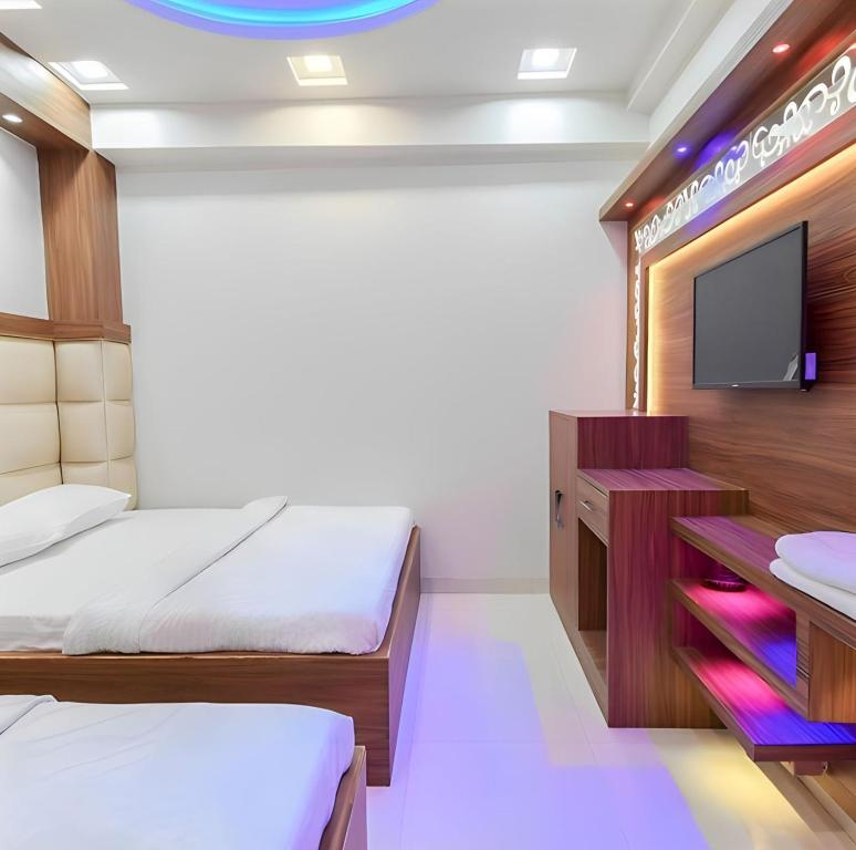 Taj Square A luxurious family homestay - Standard Family Room