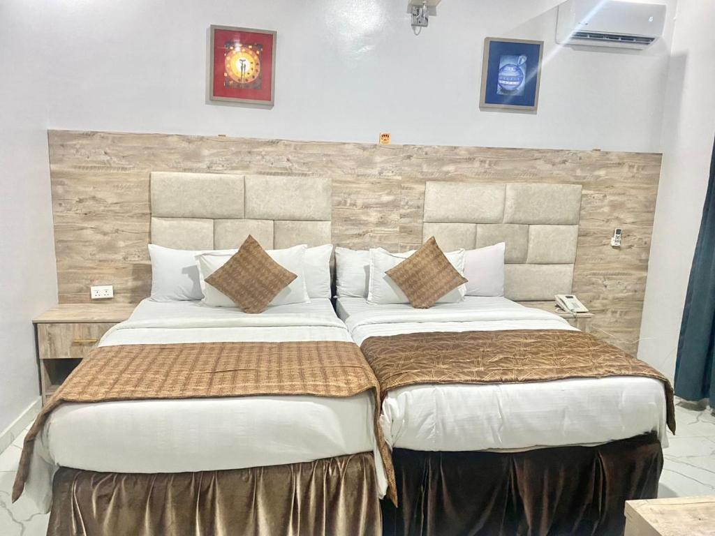 White Court View Hotels
