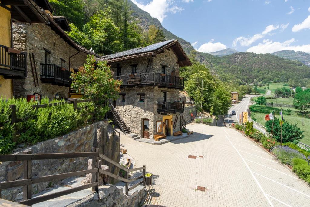 Nespecifikovaný výhled na hory nebo výhled na hory při pohledu z aparthotelu