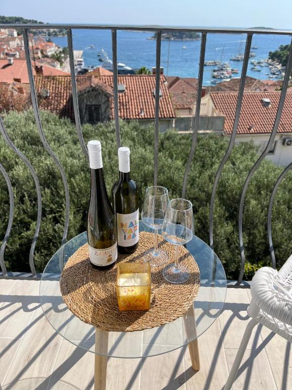 Hvar City Center Sea view Apartments & Free Parking - Deluxe-Studio