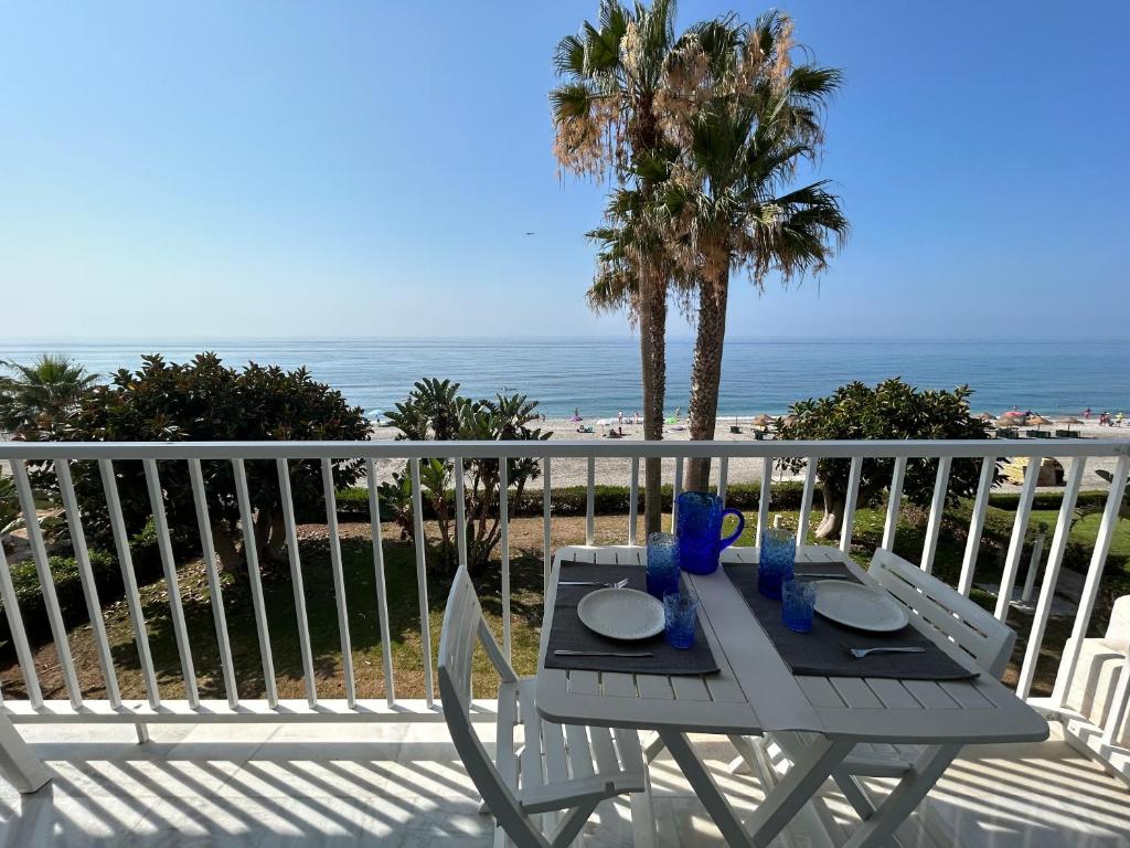Apartamento en Primera Línea de Playa - Housity