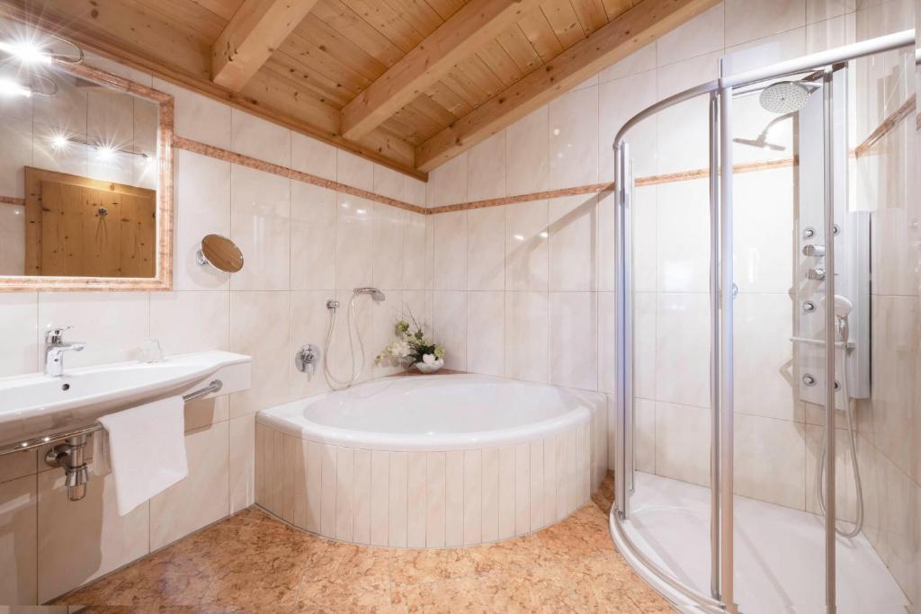 Koupelna v ubytování Hotel Stubaierhof