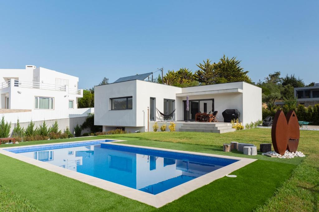 Amazing Sintra- Private Pool & Views by LovelyStay