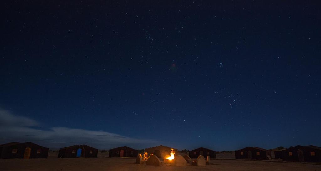 Sahara Desert Camp Mhamid - Bivouac Le Pacha - Grande Chambre Lits Jumeaux