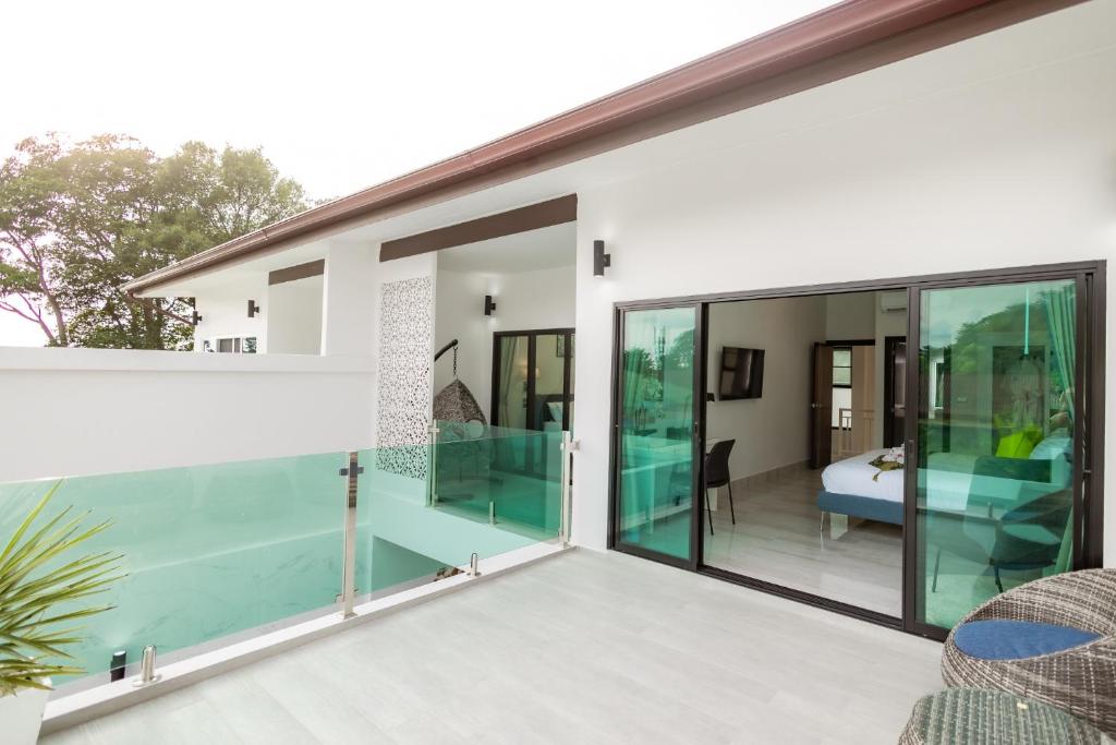 Bazén v ubytování Koh Chang Luxury Pool Villas nebo v jeho okolí