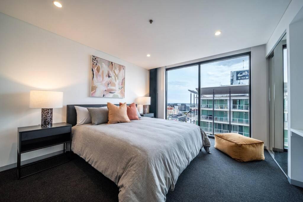 Onyx on North Tce CBD Penthouse Pool Parking, Adelaide (updated prices