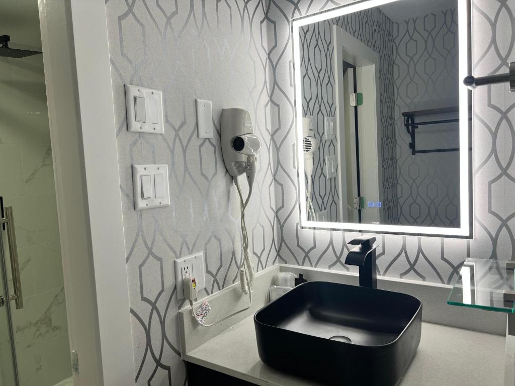 Koupelna v ubytování The Vic, Ascend Hotel Collection