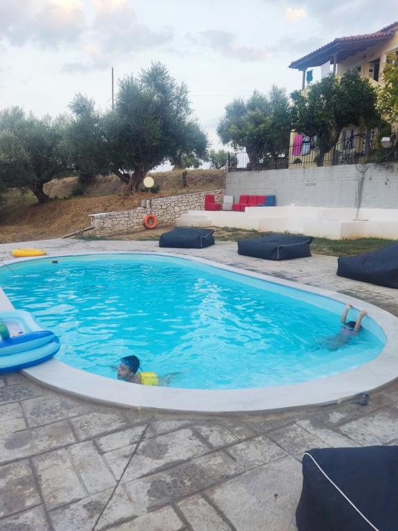 Bazén v ubytování Summertime Apartments nebo v jeho okolí