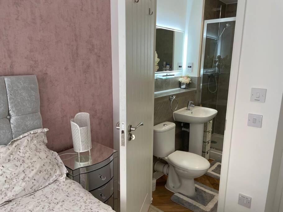Koupelna v ubytování Apsley Haven with a Touch of Luxury