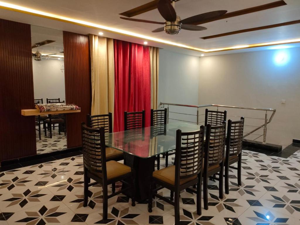 Gallery image of Hotel the Lodges inn in Multan