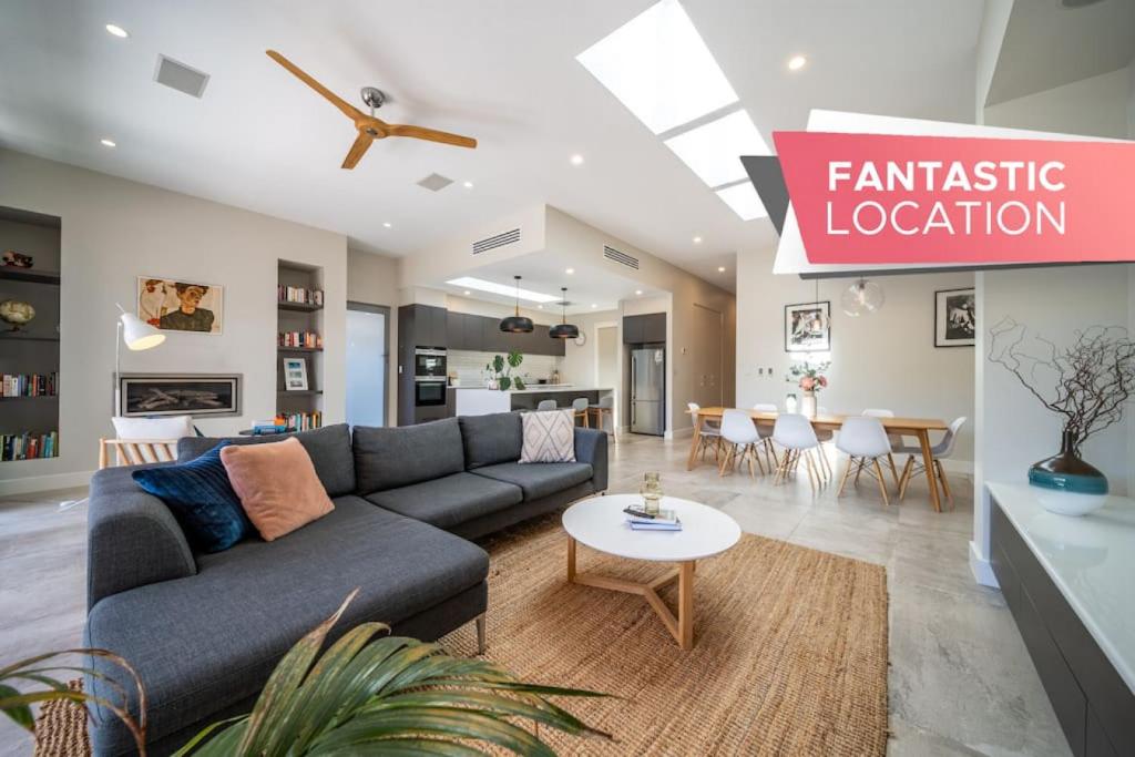 Posezení v ubytování Vogue on Victoria Forestville