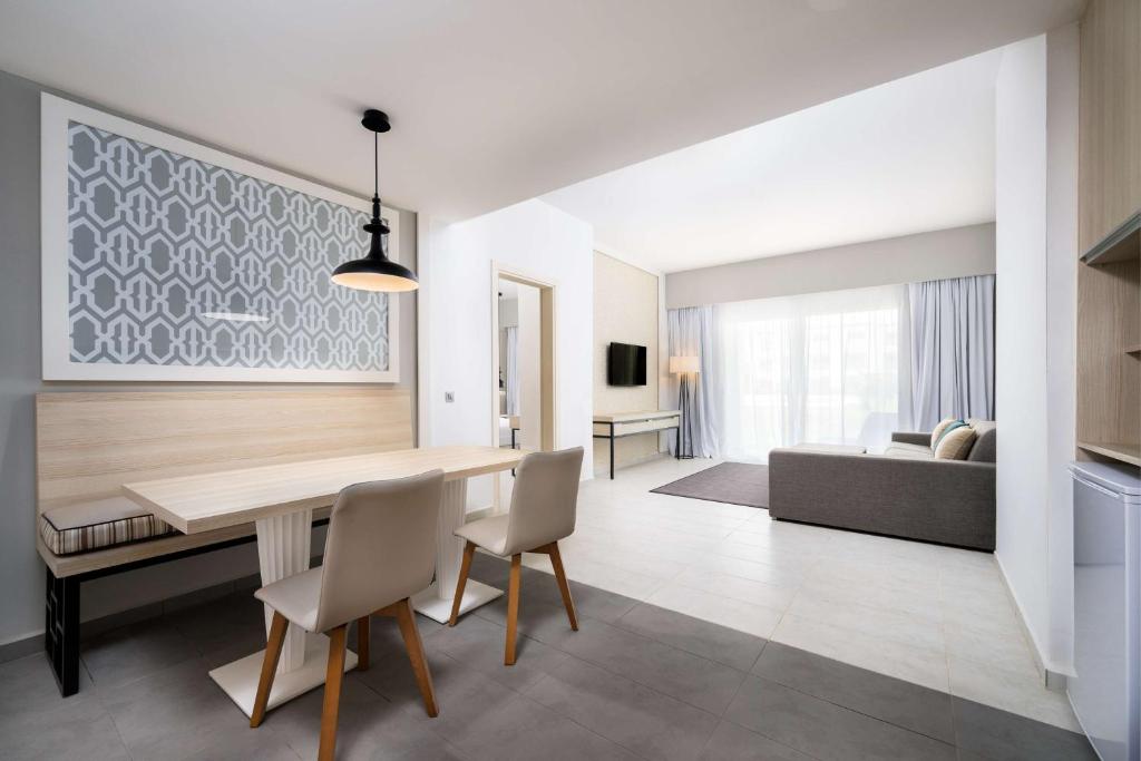 TV a/nebo společenská místnost v ubytování Radisson Blu Residences, Saidia